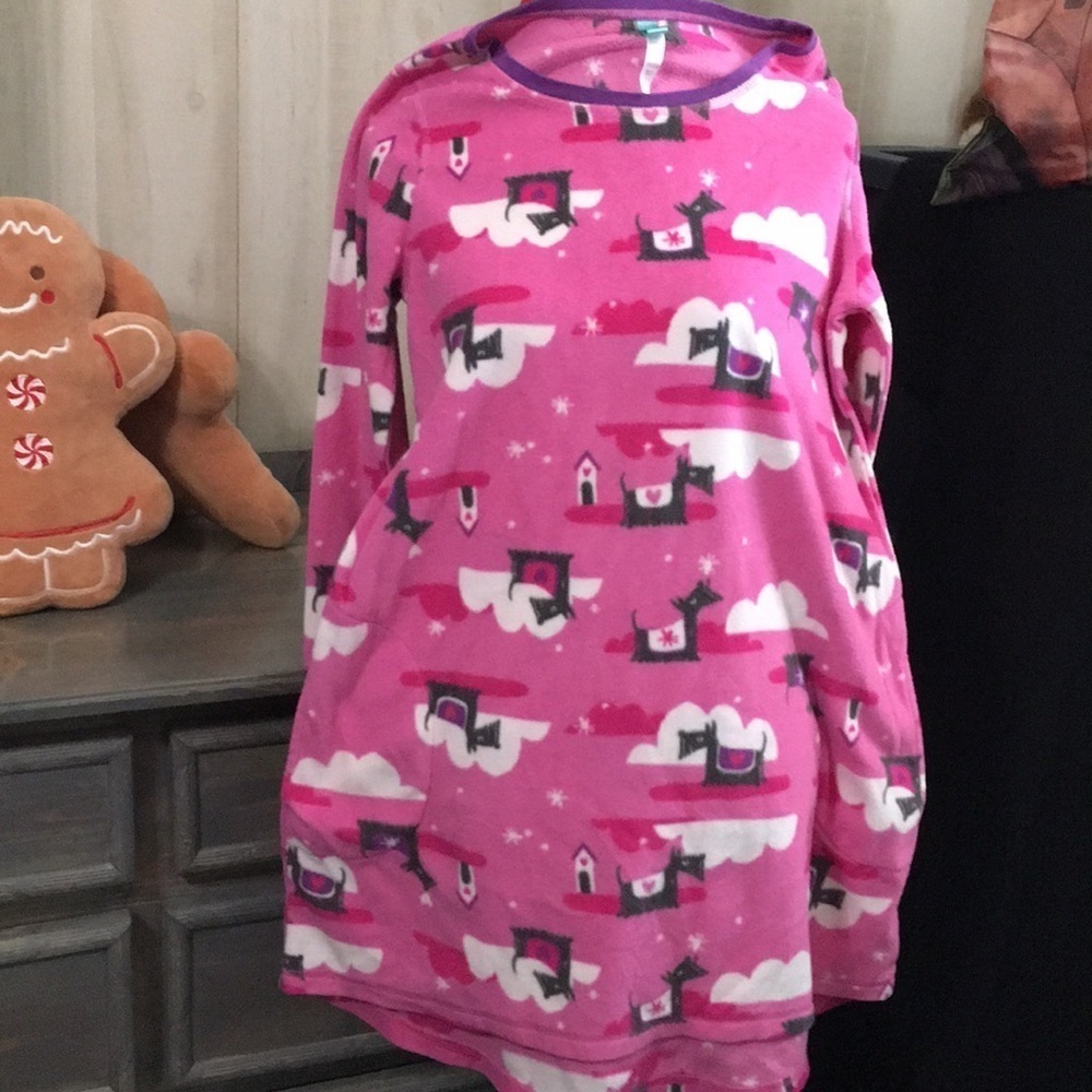 Hue Pink fleece night shirt Size L